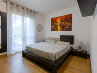 HouseGardenMilano- Near Fiera and Humanitas and San Carlo Hospitals (parking space) Hotels in Trezzano sul Naviglio