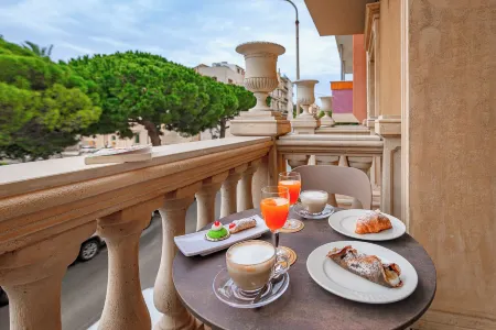 La Paloma Blanca Hotel