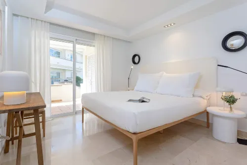 Bright apartment front of beach. Guadalmansa Beach