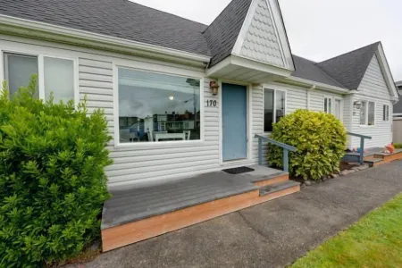 The Tides by the Sea