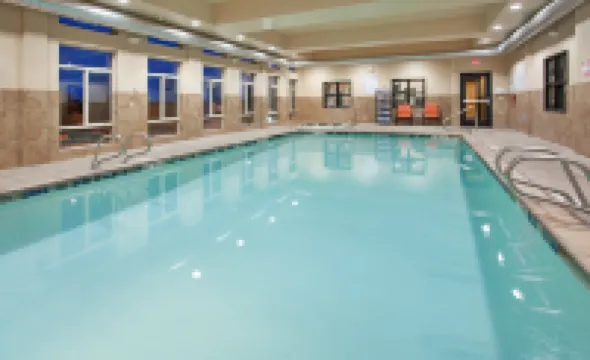 โรงแรม ฮอลิเดย์ อินน์ เอ็กซ์เพรส โฮเทล แอนด์ สวีทส์ แกลลัป อีสต์ บาย IHG