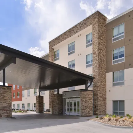 Holiday Inn Express & Suites OMAHA AIRPORT by IHG Отели в г. Картер Лейк