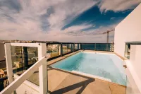 Primera Hotel - Pool