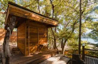 Your Cozy Seaside Sanctuary & Private Spa Getaway – 5 Min to Town!