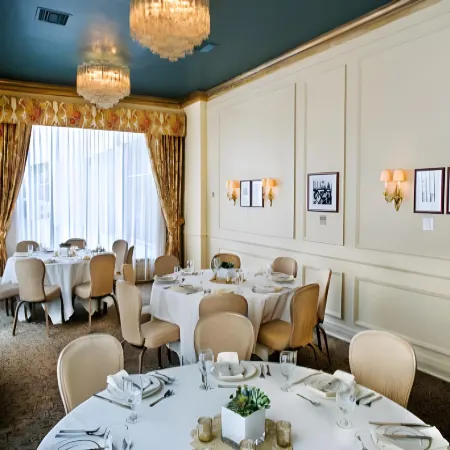 Mayflower Park Hotel