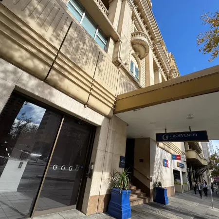 Grosvenor Hotel Adelaide by Accor Отели рядом с достопримечательностью «Площадь Виктория»