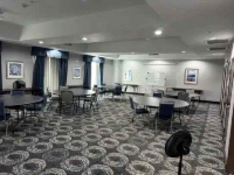 Holiday Inn Express & Suites BONHAM by IHG Hotels in Bonham