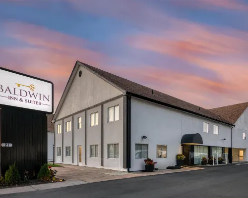 Baldwin Inn and Suites Hotels near Springfield Museum