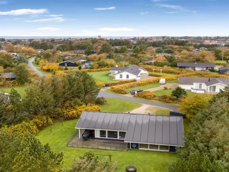 "Franke" - 1.1km from the Sea Отели в г. Lonstrup