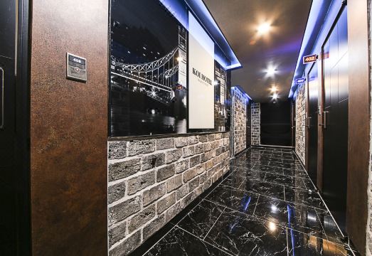 울산 코이 호텔의 깔끔한 객실