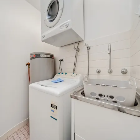 2-Bed with Pool, BBQ, Tennis Court & Parking