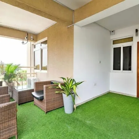 6129 Luxzri Apartment