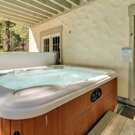 1 Mi to Lift! Olympic Valley Chalet w/ Hot Tub