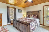 Hot Tub, Game Tables & Mtn Views: Ellijay Cabin - 3 stjerner
