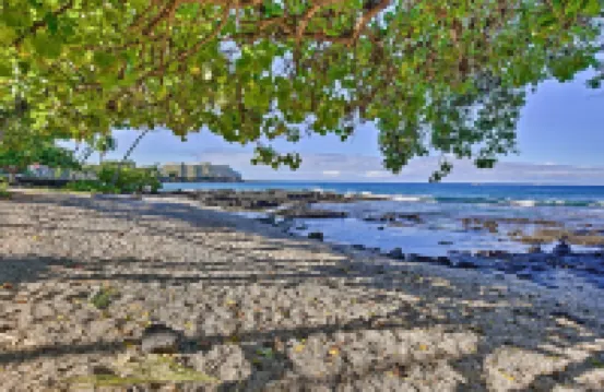 Tropical Kailua-Kona Escape < 7 Mi to Keauhou Bay!