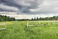 Renovated Farmhouse < 1 Mile to Okemo Mountain! - parking