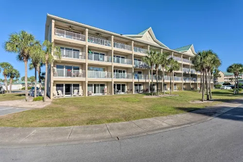 Well-Appointed Family Condo on Miramar Beach!