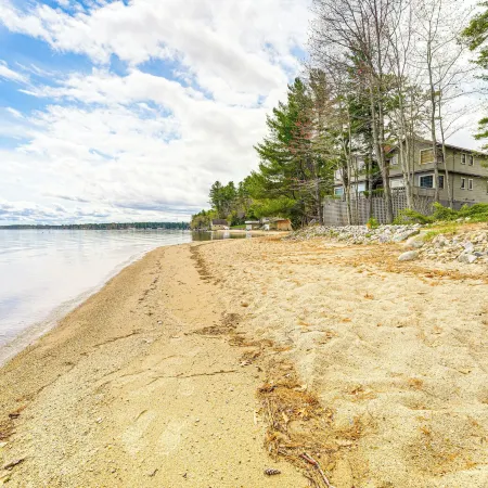 Luxe 4-Season Sebago Lake Getaway w/ Fire Pit