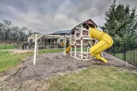 Pool & Furnished Patio: Group Getaway in Hershey - Barer
