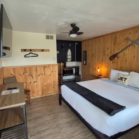 Columbia Point Resort