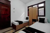 OYO 95035 Harmony Guest House Syariah Sawojajar