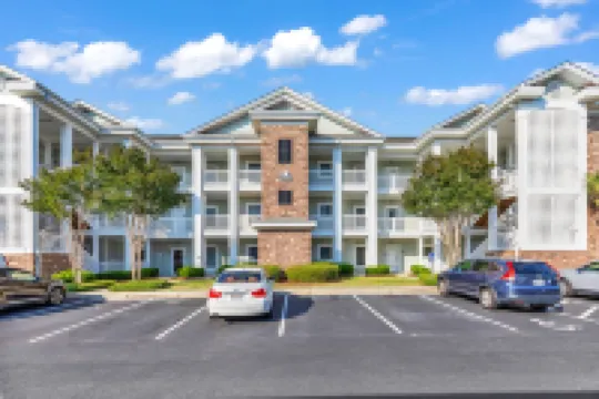 Elegant 3BR Condo at Magnolia Pointe Hotels in 