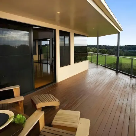 Hilltop Apartments Phillip Island - Adults Only
