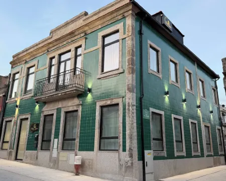 Oporto Station Hostel & Rooms Hotels in Campanha