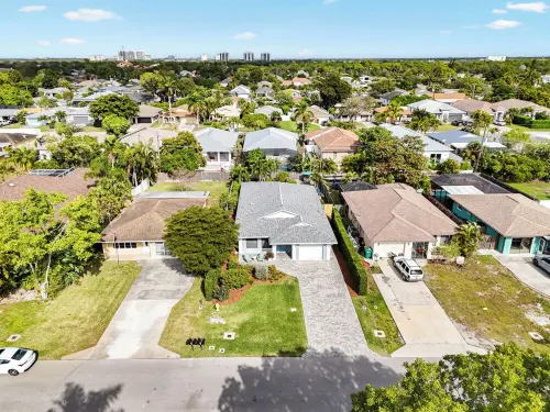 Exclusive Jan–May Special  Naples Pool Home Walk to Beach & Mercato - 2 estrellas