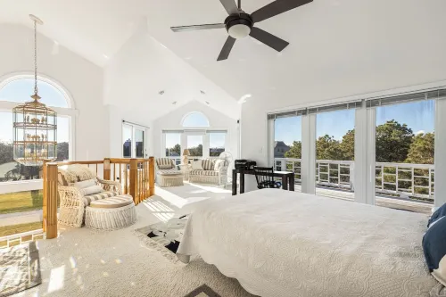 MV Beach Escape - Spacious Katama Beach House. Booking for 2026