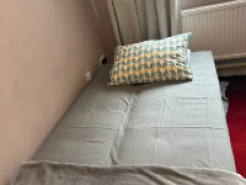 NKN Cosy maisonette Dartford station free parking 達特福德酒店