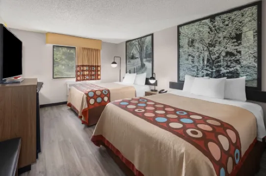 Super 8 by Wyndham Kent/Akron Area Hotels in Portage County