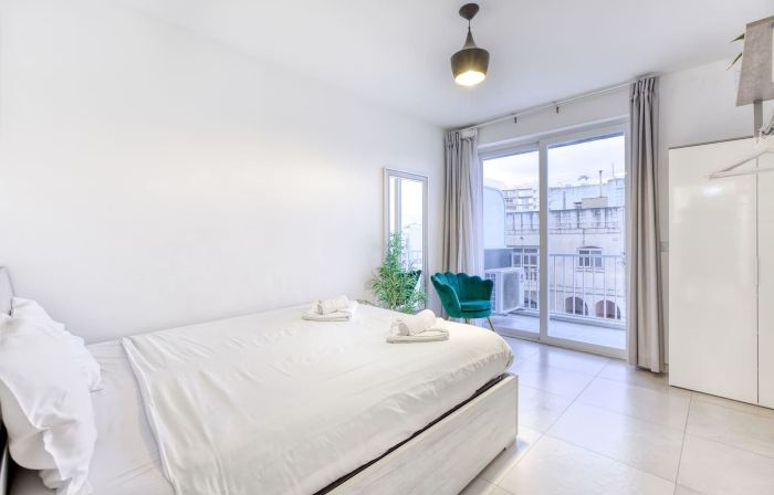 Central Msida Modern Bright Comfortable