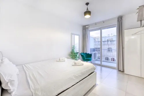 Central Msida Modern Bright Comfortable