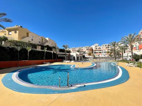 Apartment Near Beach with Pools and Hot Tub