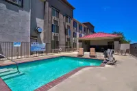Motel 6 - Hesperia, CA - West Main Street - I-15 - Pool