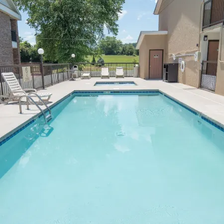 Econo Lodge Sevierville-Pigeon Forge on the River Отели в г. Севьервилл