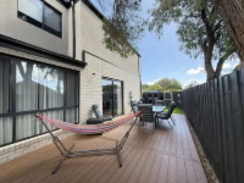 Aalto Retreat 3: Chic & Modern, Close 2 Everything Hoteles en Rosebud