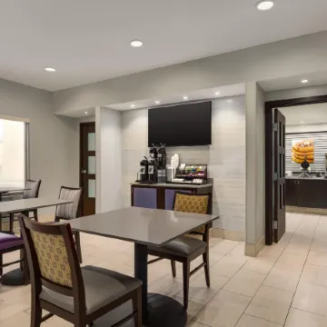 La Quinta Inn & Suites by Wyndham Fairfield - Napa Valley