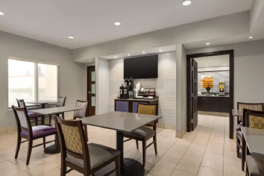 La Quinta Inn & Suites by Wyndham Fairfield - Napa Valley