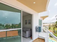 Aptos em Cond. c/ Piscina a 1 Quadra da Praia de Cumbuco - KVI Hotels in Caucaia