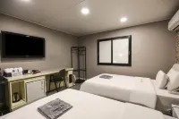 群山Hotel May - 停車場