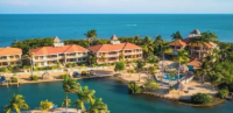 Caribbean Waterfront 2b/2b Placencia Village Condo With Pool!