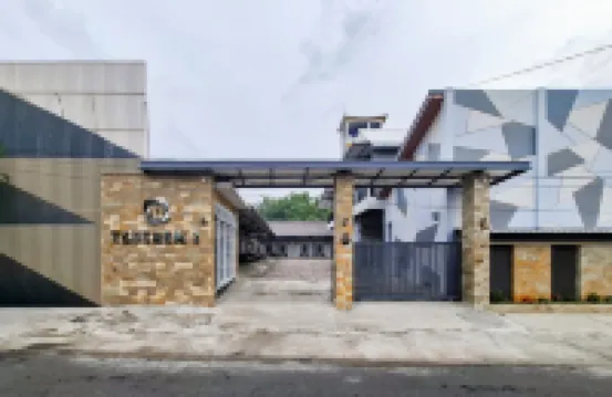 Urbanview Hotel Tentrem 2 near Alun-Alun Blora