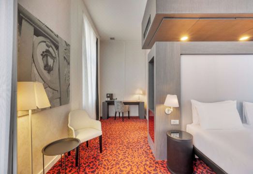 유로스타스 팔라조 지치