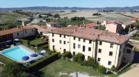 Residence Giuly Rosselmini - Pools