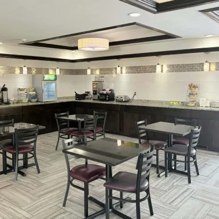 AmericInn by Wyndham Holland MI
