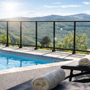 Logis Hôtel-Restaurant Au Vieux Morvan, au cœur de la Bourgogne, Piscine & Spa, Hôtel Climatisé
