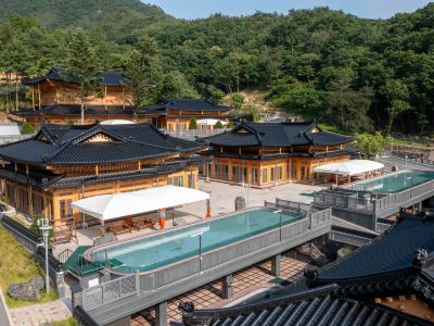 Sangju Cheonghwasan Hanok Pool Villa Pension