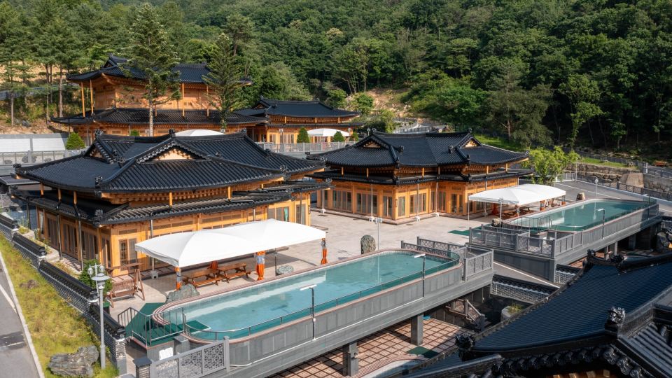 Sangju Cheonghwasan Hanok Pool Villa Pension